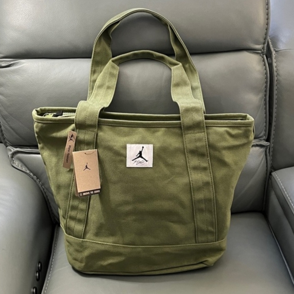 Nike Jordan Flight Carryall Tote Bag